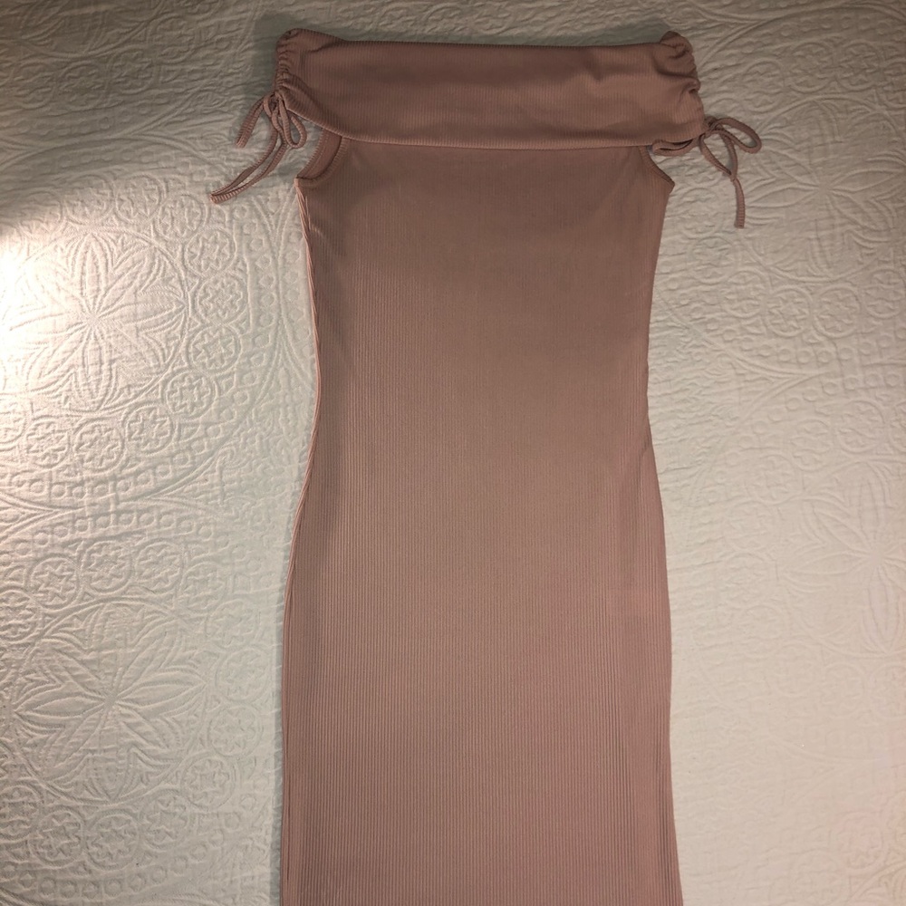 Lulu’s Off-the-shoulder Midi Dress